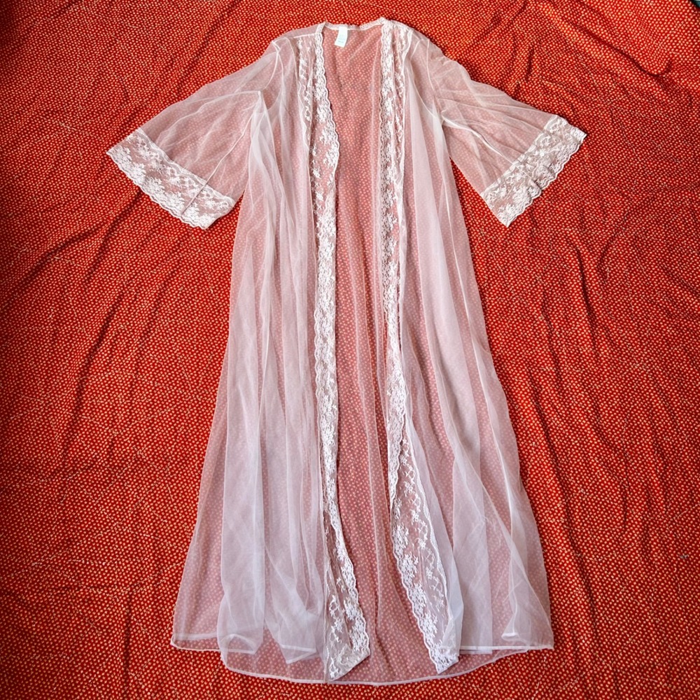 Vintage 1970s Sheer Pink Mesh Lace Trim Long Robe Duster peignoir Medium USA